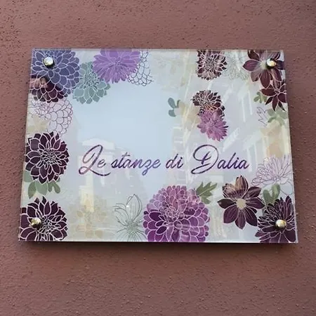 B&B Le Stanze Di Dalia 크로토네